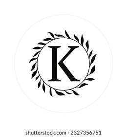 Letra "K" iniciales con marcos florales redondos, logotipo de monograma vectorial, archivo de corte