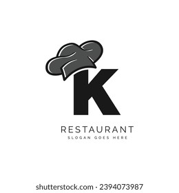 Logo de la letra K con sombrero de chef para un restaurante. Alfabeto K Concepto Diseño Alimentos Negocios Logotipo vectorial ilustración