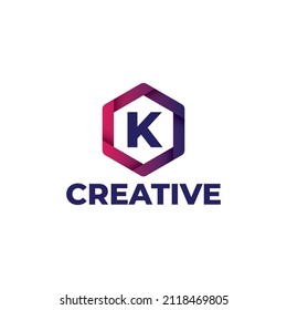 Plantilla de diseño de logotipo de letra K, logotipo hexagonal con color degradado, estilo moderno aislado en fondo blanco.