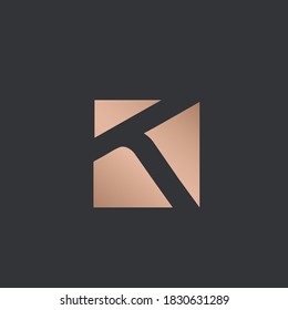 Logo de la letra K.Icono tipográfico aislado en el fondo oscuro.Carácter moderno, de construcción, tecnológico, de estilo industrial para la marca de la empresa.Formas geométricas de color metálico.Emblema cuadrado.