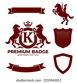 Letra K Retro Crest con escudo y dos vectores de caballos, escudo heráldico con corona, silueta de caballo