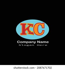
Logo de la letra kc sobre fondo negro.