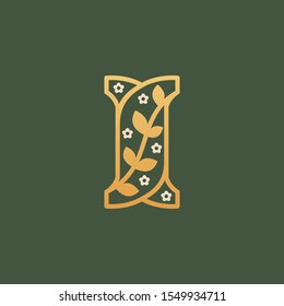 Letter I logo consisting of floral pattern letters with chamomile flower. Linear classic vector font. Can be used for cosmetics, spa, beauty salon, decoration, boutique, jewelry and fashion industry.