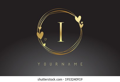 Logo de la letra I con marcos de círculo dorado y corazones dorados. Ilustración vectorial de lujo con letra I y corazones dorados pequeños.