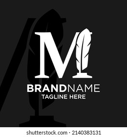 Inspiración de la plantilla de diseño del logotipo de la pluma M de la letra, Ilustración vectorial.