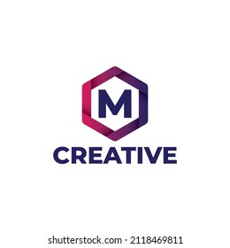 Plantilla de diseño de logotipo de letra M, logotipo hexagonal con color degradado, estilo moderno aislado en fondo blanco.