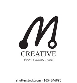 Diseño De Icono De Logotipo Carta M Con Forma De Circuito. Diseño inicial del logotipo M mínimo, limpio y sencillo