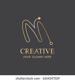 Diseño De Icono De Logotipo Carta M Con Forma De Circuito. Diseño inicial del logotipo M mínimo, limpio y sencillo