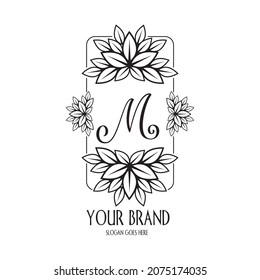 logotipo de letra M y marco de hoja. logotipo M inicial con marco de hoja premium.
adecuado para los logotipos iniciales de belleza, salud, productos de belleza, salones y otros,