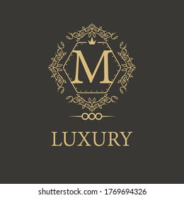 Logo de lujo de la letra M. Plantilla de diseño de carta inicial de primera calidad para restaurante, hotel, boutique, café, Hotel, Heraldic, Joyería, Moda y otros negocios