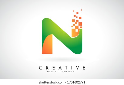 Diseño con logotipo Carta N en colores brillantes con bloques pequeños destrozados en fondo blanco. Diseño de ilustración vectorial. Pixel parte del logo de la letra N. 
