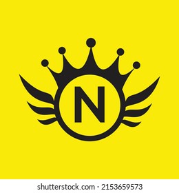 Letra N logotipo Queen Diseño vectorial logotipo corona temp Elegante logotipo de oro monograma para regalías,
 tarjeta de visita, Boutique, Hotel, Cafe, Joyería

