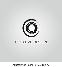 Diseño del logotipo de la letra O. Un logotipo con forma de círculo.