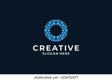 Diseño del logotipo de la letra O. La O inicial se combina con punto, conexión, molécula, concepto de conexión.