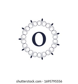 Diseño de icono de logotipo Carta O 
