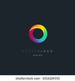 Logotipo letra O, modelo vetorial de ícone de letra multicolorida.