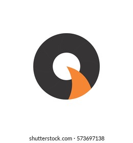 letter q with arrow logo vector