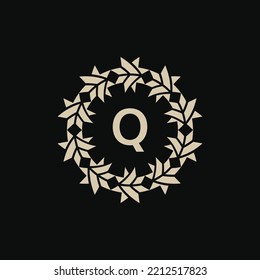 letter Q award emblem logo. elegant and modern award circle logo