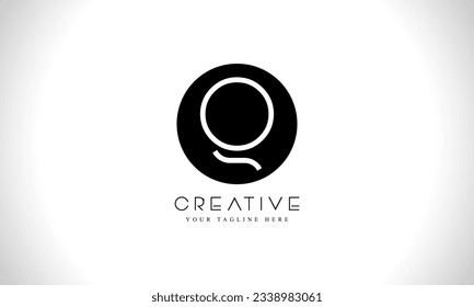 Logo-Design-Vorlage für die Buchstabenkombination Q mit schwarzer Farbe