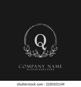 letter Q floral logo design. logo for women beauty salon massage cosmetic or spa brand