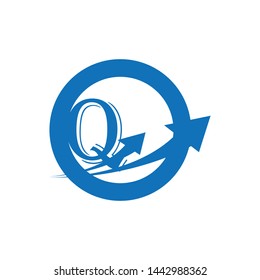 a letter Q logo design with circle arrow icon vector
