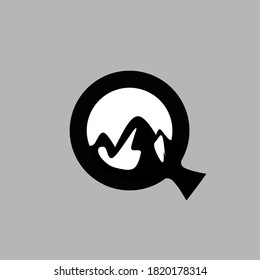 Letter Q mountain simple design logo