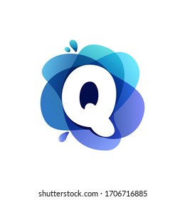 Letter Q pure water logo. Swirling overlapping shape with splashing drops. Vector icon perfect for eco identity, marine posters and cleaning labels, etc.