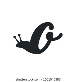 Letter Q snail vector logo design.	