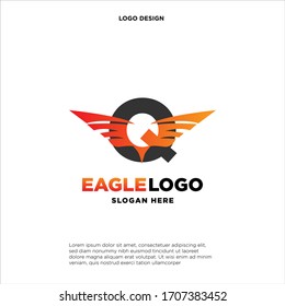 Buchstabe Q mit Flügeln. Vorlage für Logo, Etikett, Emblem, Zeichen, Stempel. Vektorillustration.