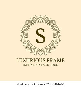 letter S luxurious frame initial vintage vector logo design element