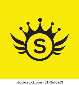 Letra S logotipo Queen Diseño temp vectorial Rcrown logotipo Elegante monograma oro para regalías,
 tarjeta de visita, Boutique, Hotel, Cafe, Joyería
