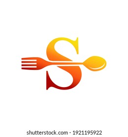 Letter S Spoon and Fork Logo Design Vecktor