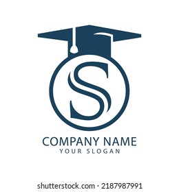 Letter s and toga hat in education logo design