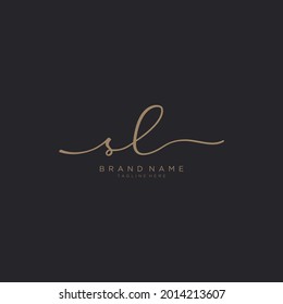 Letra SL oro vector del logotipo de escritura manual inicial. Fondo negro.