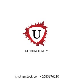 Buchstabe U Logo Design Vorlage. Blutvergießen mit Schildform in der Mitte. Versicherung, Schutz, Schrecken, Sicherheit. Ursprüngliches abjad Logo-Konzept einzeln auf weißem Hintergrund. 