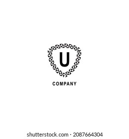 Plantilla de diseño del logotipo alfabético de la letra U. Ilustración del signo de la protección geométrica aislada en el fondo blanco. Concepto del logotipo de la compañía de seguros.