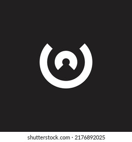 Letra U y n círculo, símbolo geométrico de contorno simple vector de logotipo
