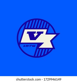 Monograma del logotipo azul de la letra V. 
Logo de fútbol deportivo de estilo retro.