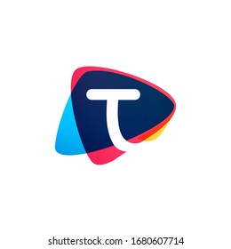 Letter W logo in dynamic triangle intersection shape. Vector icon perfect for sport labels, delivery posters and vibrant identity, etc.