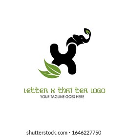 Letra X Tea Vector logo Diseño Inspiración para Thai Tea House y Café. Logo de elefantes con hojas de té Ilustración vectorial aislada en fondo blanco