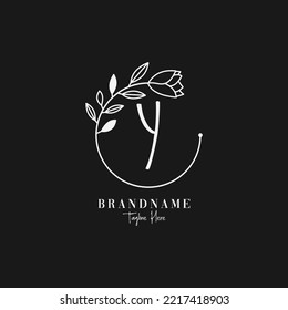 Letter Z Botanical Minimalistic, Initial, Letter Feminine Logos with Organic Plant Elements