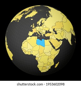 Libyen auf dunklem Globus mit gelber Weltkarte. Land mit blauer Farbe hervorgehoben. Satellitenweltprojektion im Zentrum Libyens. Erstaunliche Vektorgrafik.