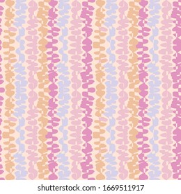 fondo marrón claro con figuras abstractas y adornos de colores azules y rosas, vectorial sin fisuras