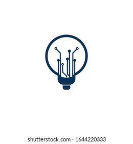 Icono de la idea de la bombilla con la tarjeta de circuitos dentro.