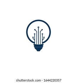 Icono de la idea de la bombilla con la tarjeta de circuitos dentro.