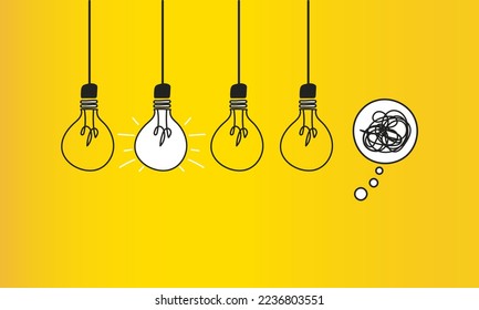 Glühbirnen auf gelbem Hintergrund. Konzept der Brainstorming, Innovation und neue Geschäftsstrategien.