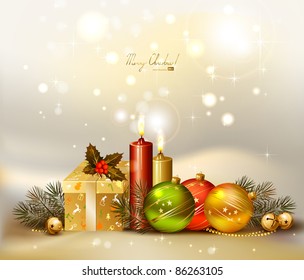 heller Weihnachtshintergrund mit Abendbällen, Kerzen und Geschenk
