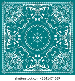 Hellgrüner Bandana-Druck. Snake Bandana Print weiß auf hellgrün. Schlange, Blumen, Maske, Kette, Spielkarten, dekorative geometrische Linie Ornament. Seidenhalsschal oder Kerchuch quadratisches Muster Design.