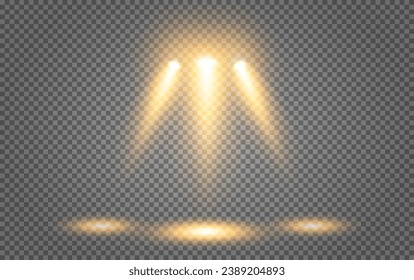 Iluminación del escenario con tres vigas amarillas de focos en un fondo transparente. Efectos de iluminación transparentes brillantes. Ilustración vectorial.
