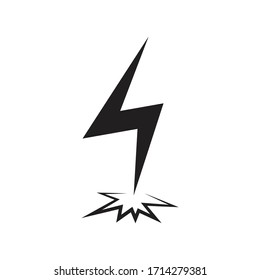 Diseño de icono de rayo aislado en fondo blanco